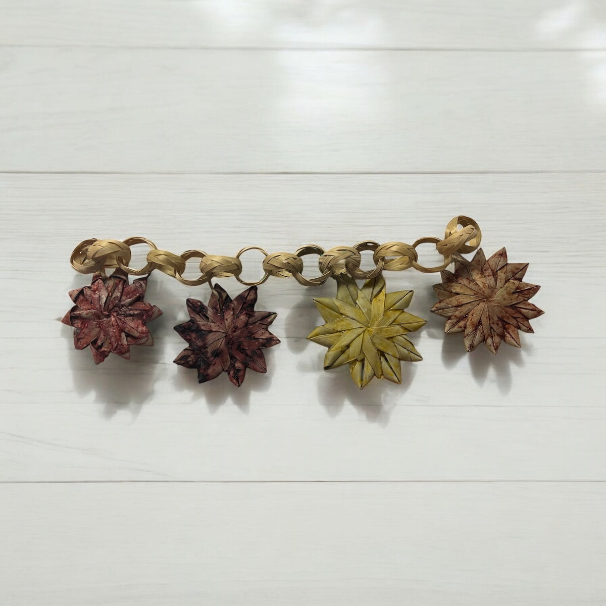 Daisy Chain Fling Toy -Natural Fruit-Flavored Palm Leaf Chew Toy for R ...