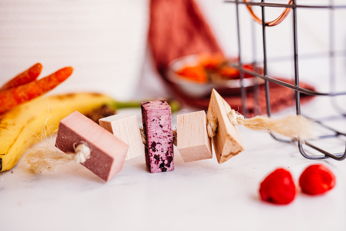 Fruity Balsa Fling Fruit-Flavored Chew Toy