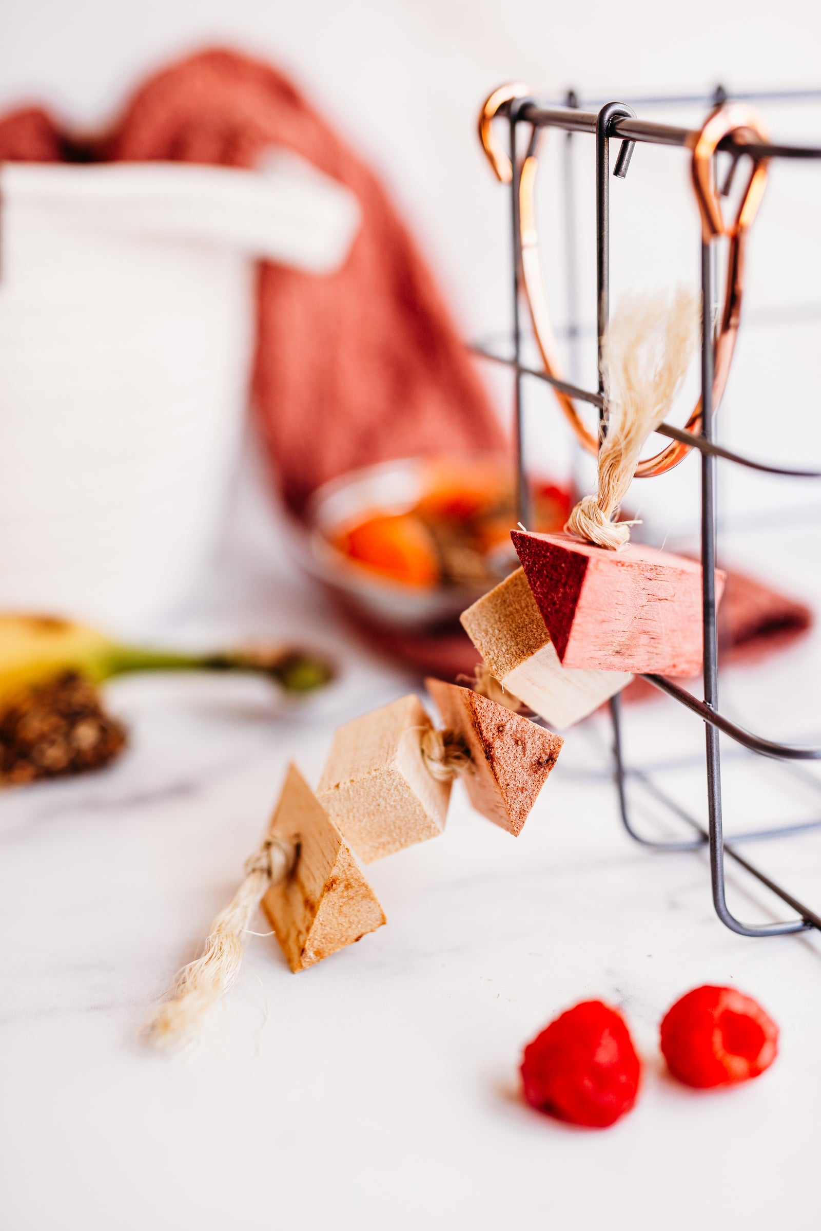 Berry Balsa Fling Flavored Chew Toy